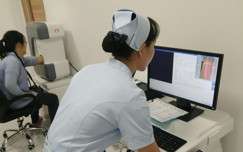操作醫(yī)生免受任何照射劑量，保證操作醫(yī)生長期操作安全